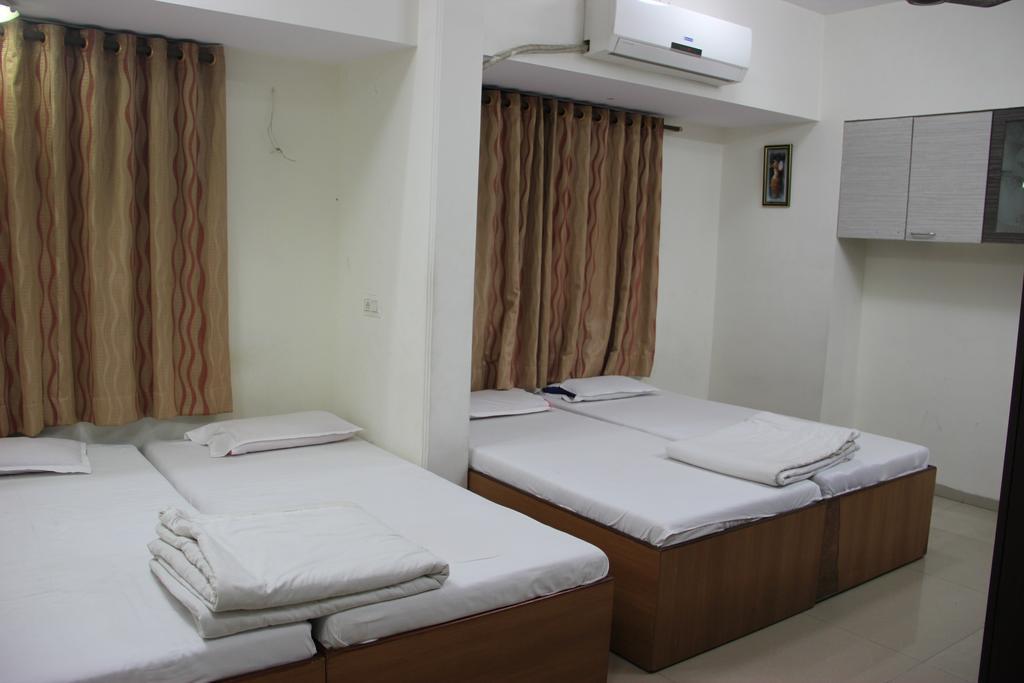 Sohum Habitat Goregaon Exhibition Centre Hotel Bombay Esterno foto