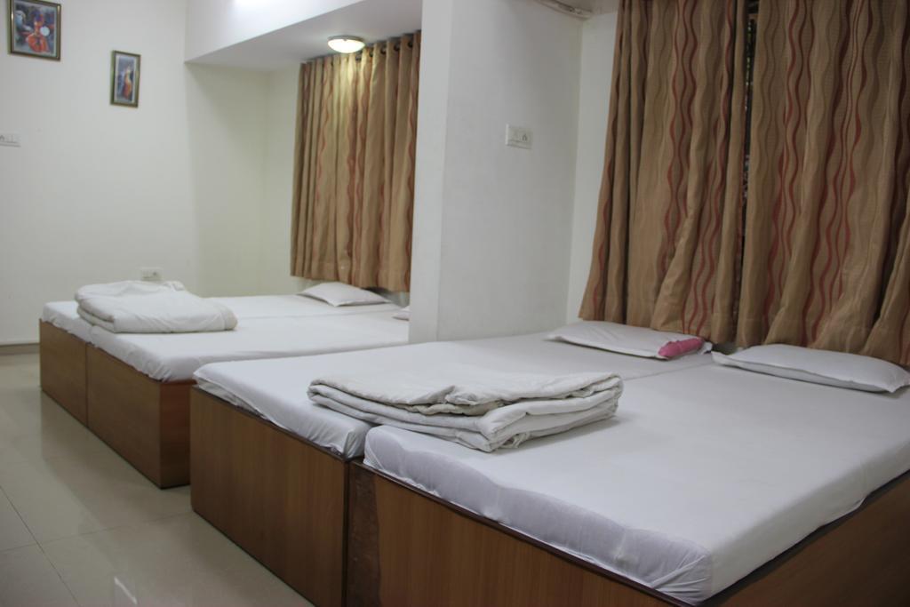 Sohum Habitat Goregaon Exhibition Centre Hotel Bombay Esterno foto